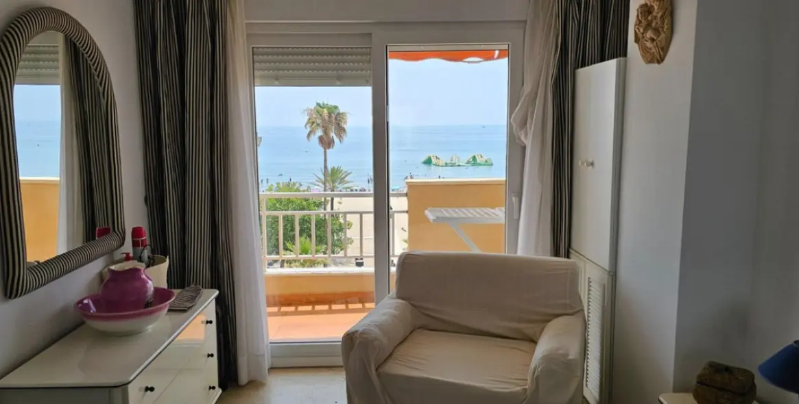 Sale of middle floor apartment in Los Boliches 8