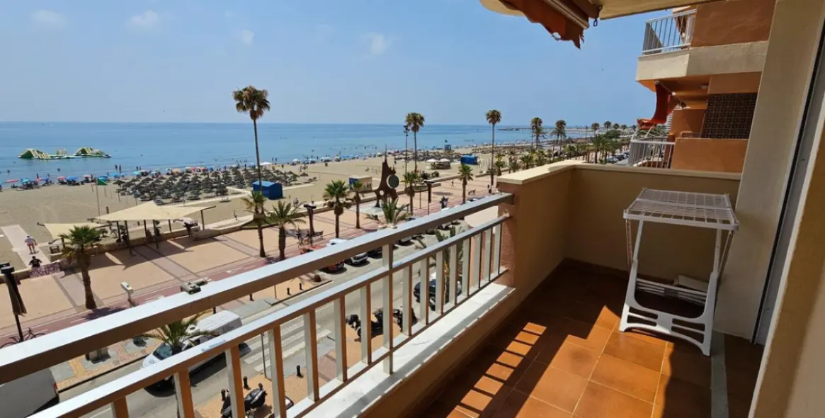 Sale of middle floor apartment in Los Boliches 12