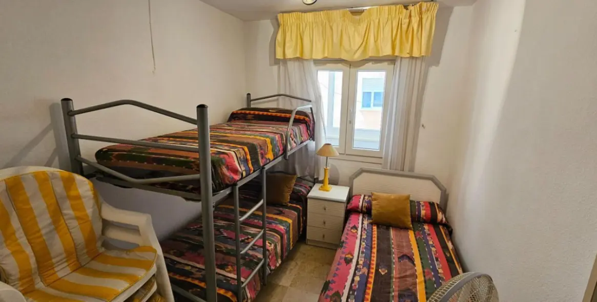 Sale of middle floor apartment in Los Boliches 14