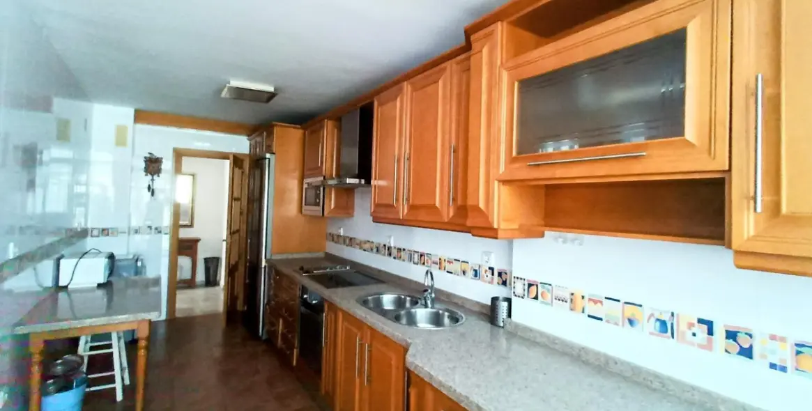 Sale of ground floor apartment in La Carihuela 2