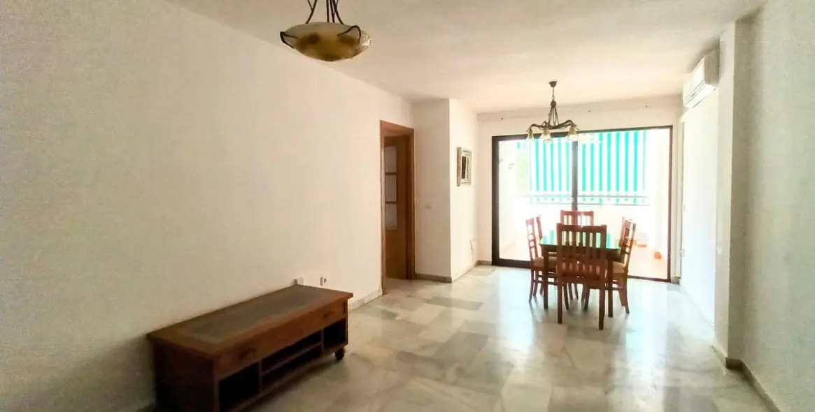 Sale of ground floor apartment in La Carihuela 5