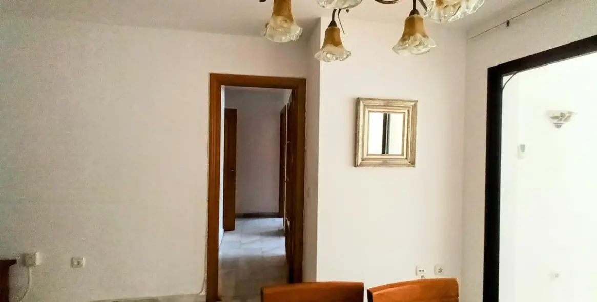 Sale of ground floor apartment in La Carihuela 9