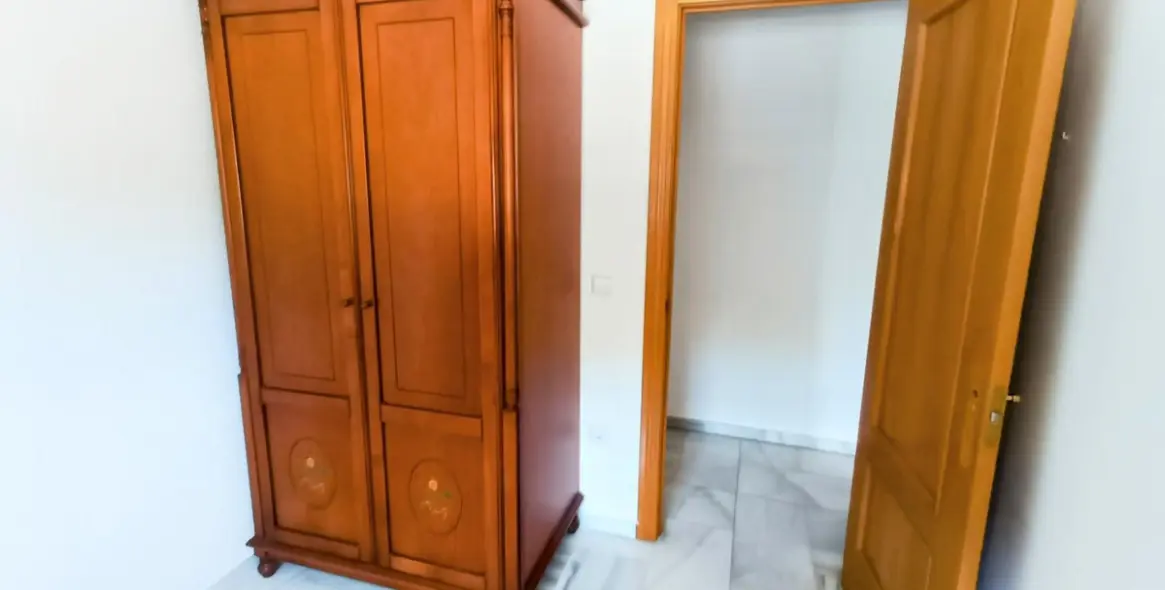 Sale of ground floor apartment in La Carihuela 22