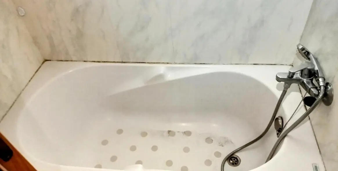 Sale of ground floor apartment in La Carihuela 24