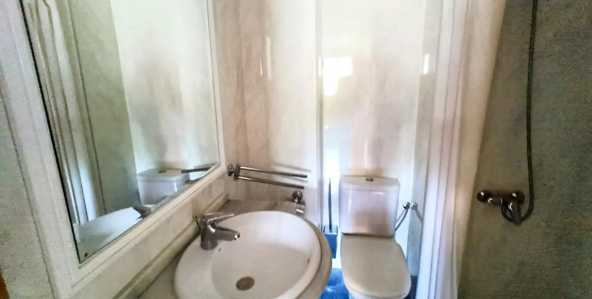 Sale of ground floor apartment in La Carihuela 27