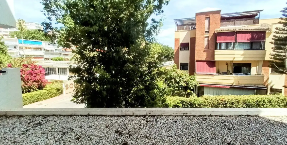 Sale of ground floor apartment in La Carihuela 30