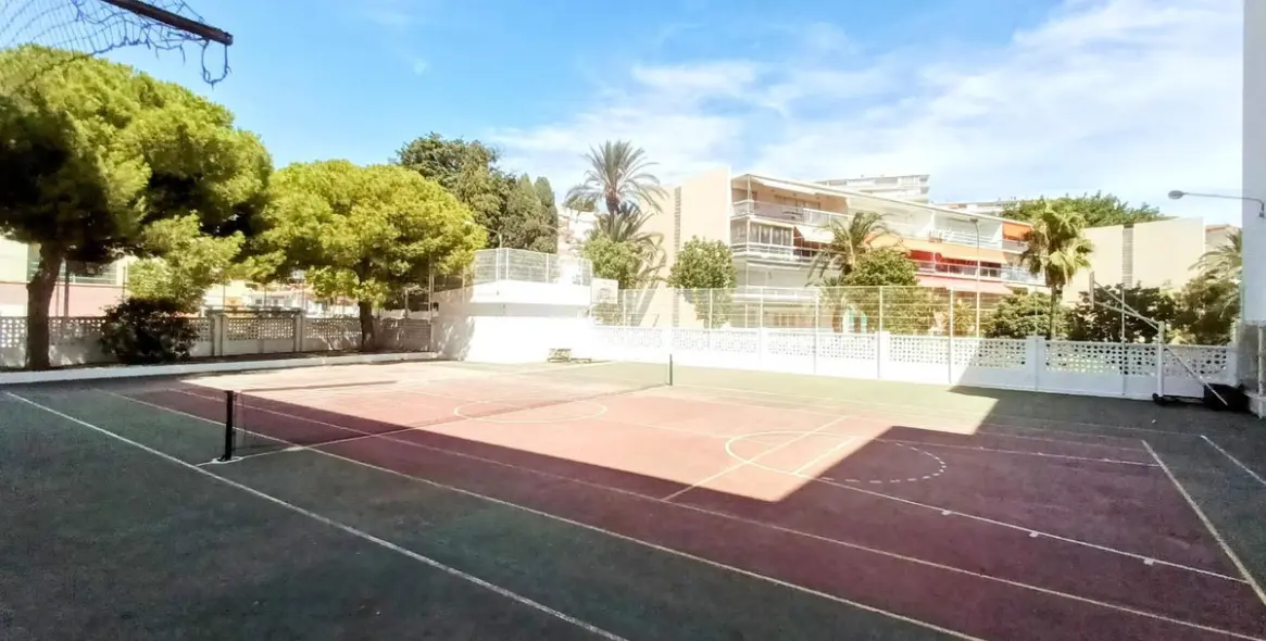 Sale of ground floor apartment in La Carihuela 37