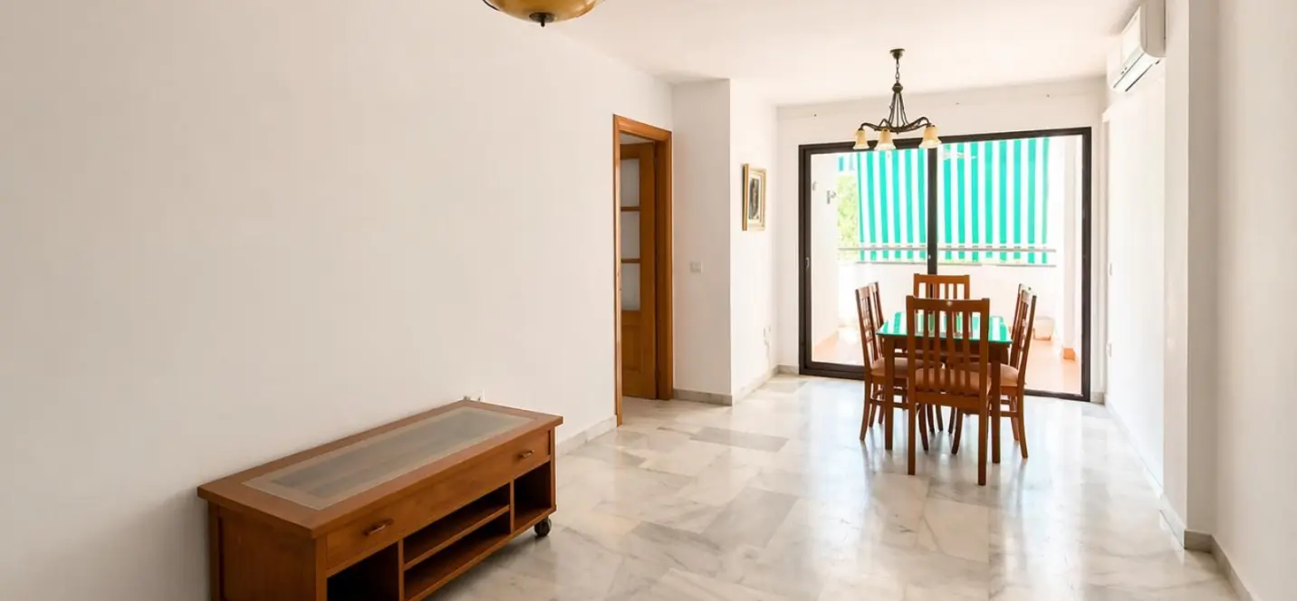 Sale of ground floor apartment in La Carihuela 3
