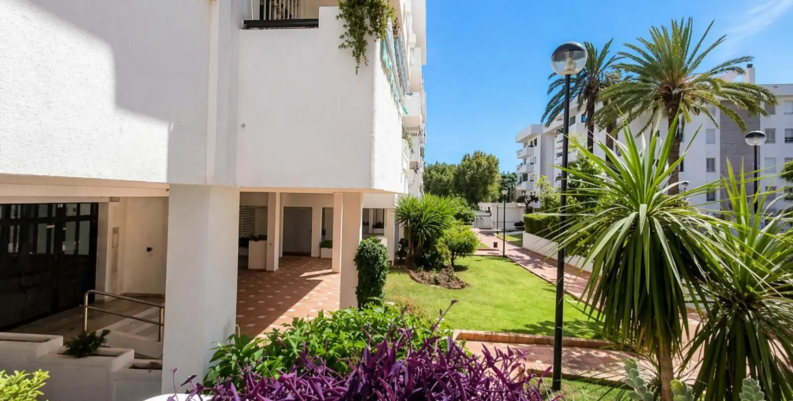 Продажа апартаментов на первом этаже в La Carihuela 32