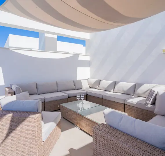 Sale of penthouse in Estepona