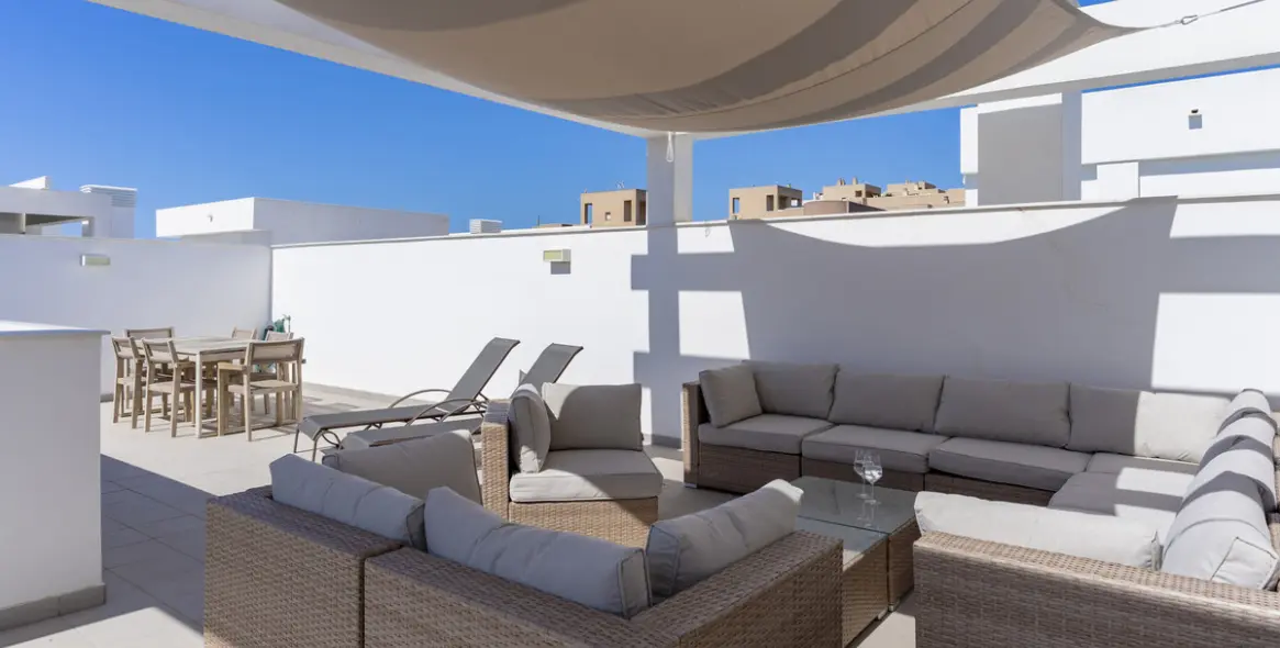 Sale of penthouse in Estepona 2