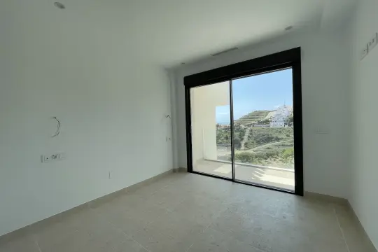 Image 8 thumb