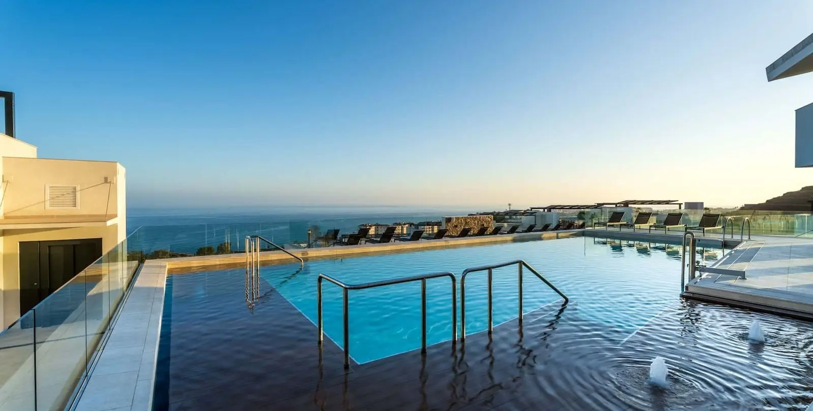 Sale of townhouse in Torrox Costa 28