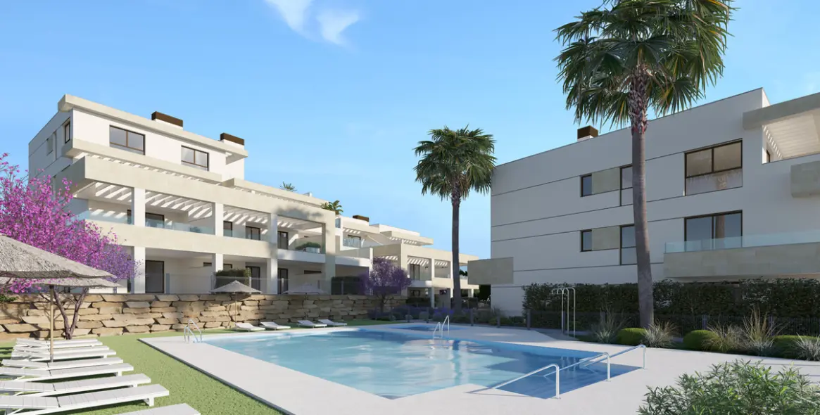 Продажа апартаментов на среднем этаже в Estepona (район Estepona) 1