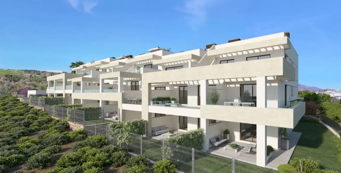 Sale of middle floor apartment in Estepona 12