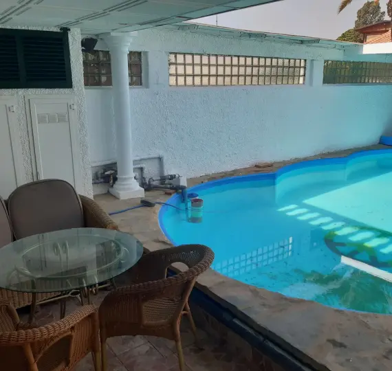 Продажа дома на две семьи в El Rosario