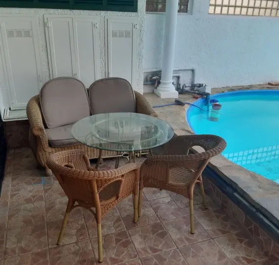 Продажа дома на две семьи в El Rosario