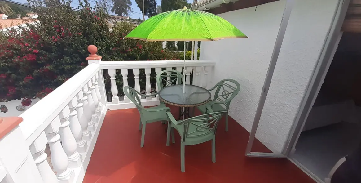 Продажа дома на две семьи в El Rosario 4