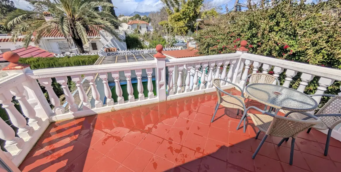 Продажа дома на две семьи в El Rosario 5