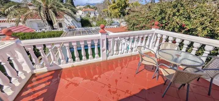 Продажа дома на две семьи в El Rosario 4