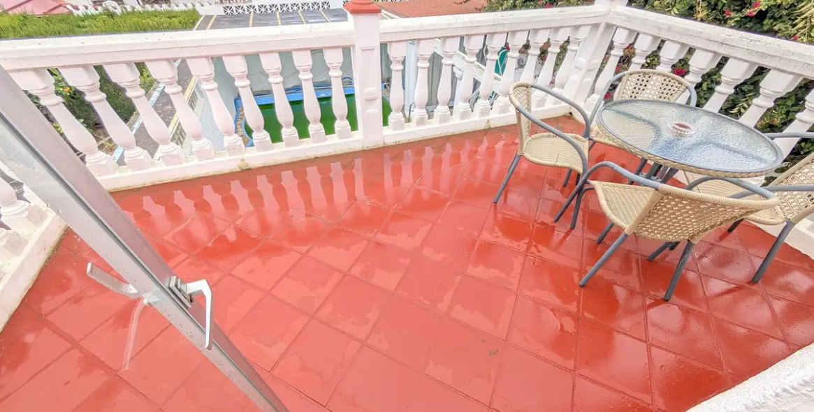 Продажа дома на две семьи в El Rosario 6