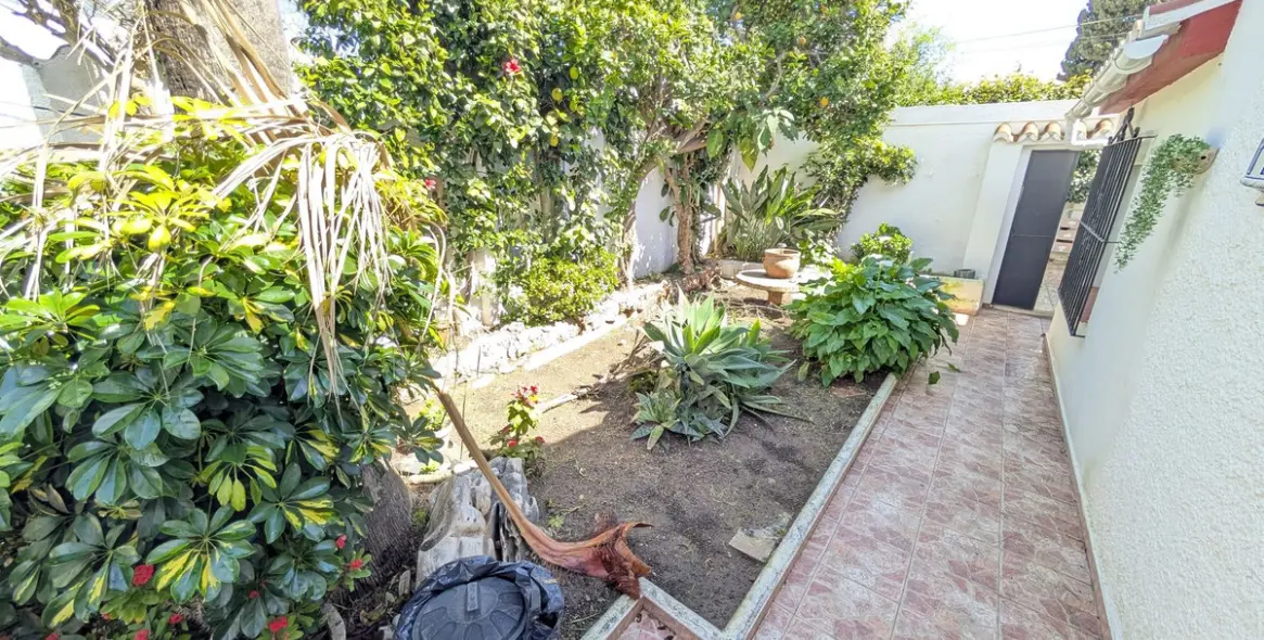 Продажа дома на две семьи в El Rosario 7