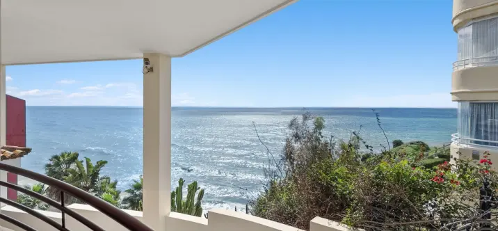 Sale of middle floor apartment in Benalmadena 1