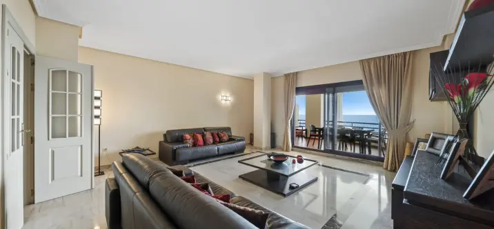 Sale of middle floor apartment in Benalmadena 4