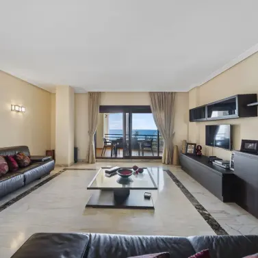 Sale of middle floor apartment in Benalmadena