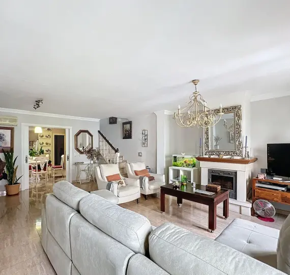 Sale of semi-detached house in Estepona