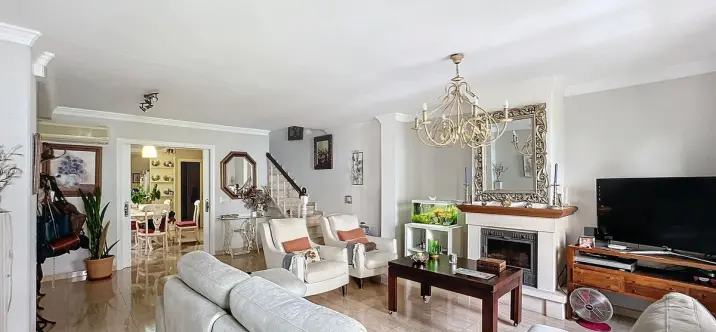 Sale of semi-detached house in Estepona 0