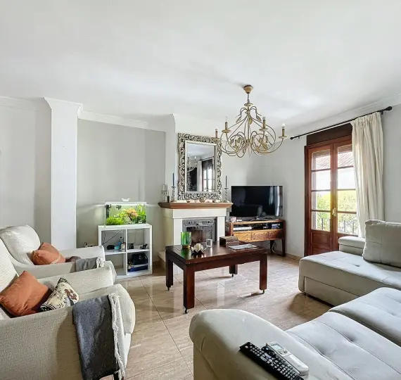 Sale of semi-detached house in Estepona