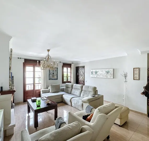 Sale of semi-detached house in Estepona