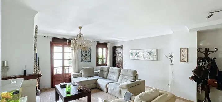 Sale of semi-detached house in Estepona 2