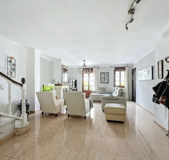 Sale of semi-detached house in Estepona