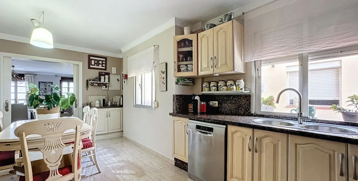 Sale of semi-detached house in Estepona 11