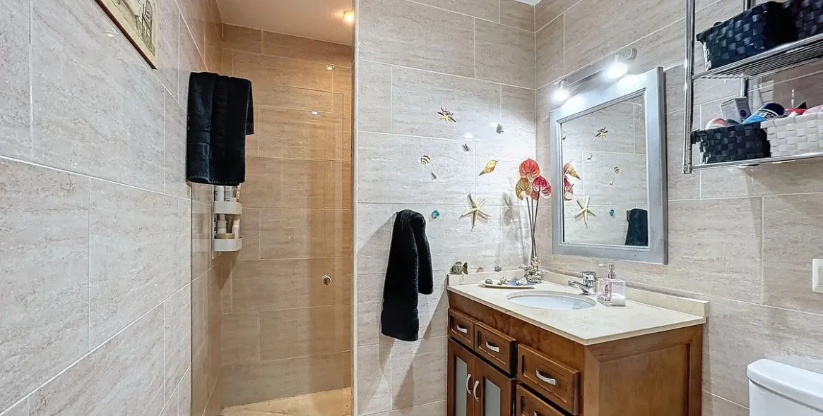 Продажа дома на две семьи в Estepona 21