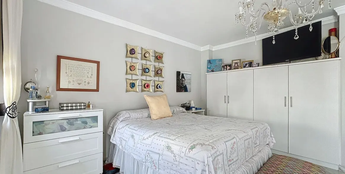 Продажа дома на две семьи в Estepona 31