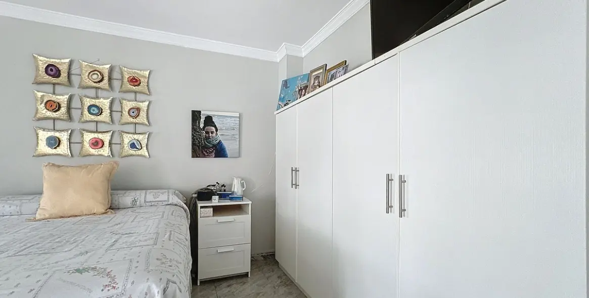 Продажа дома на две семьи в Estepona 33