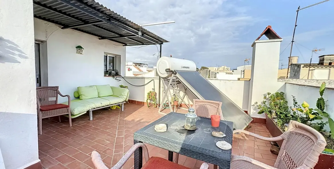 Продажа дома на две семьи в Estepona 36