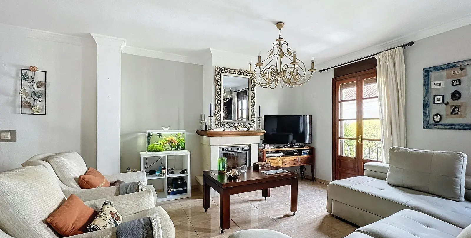 Продажа дома на две семьи в Estepona 2