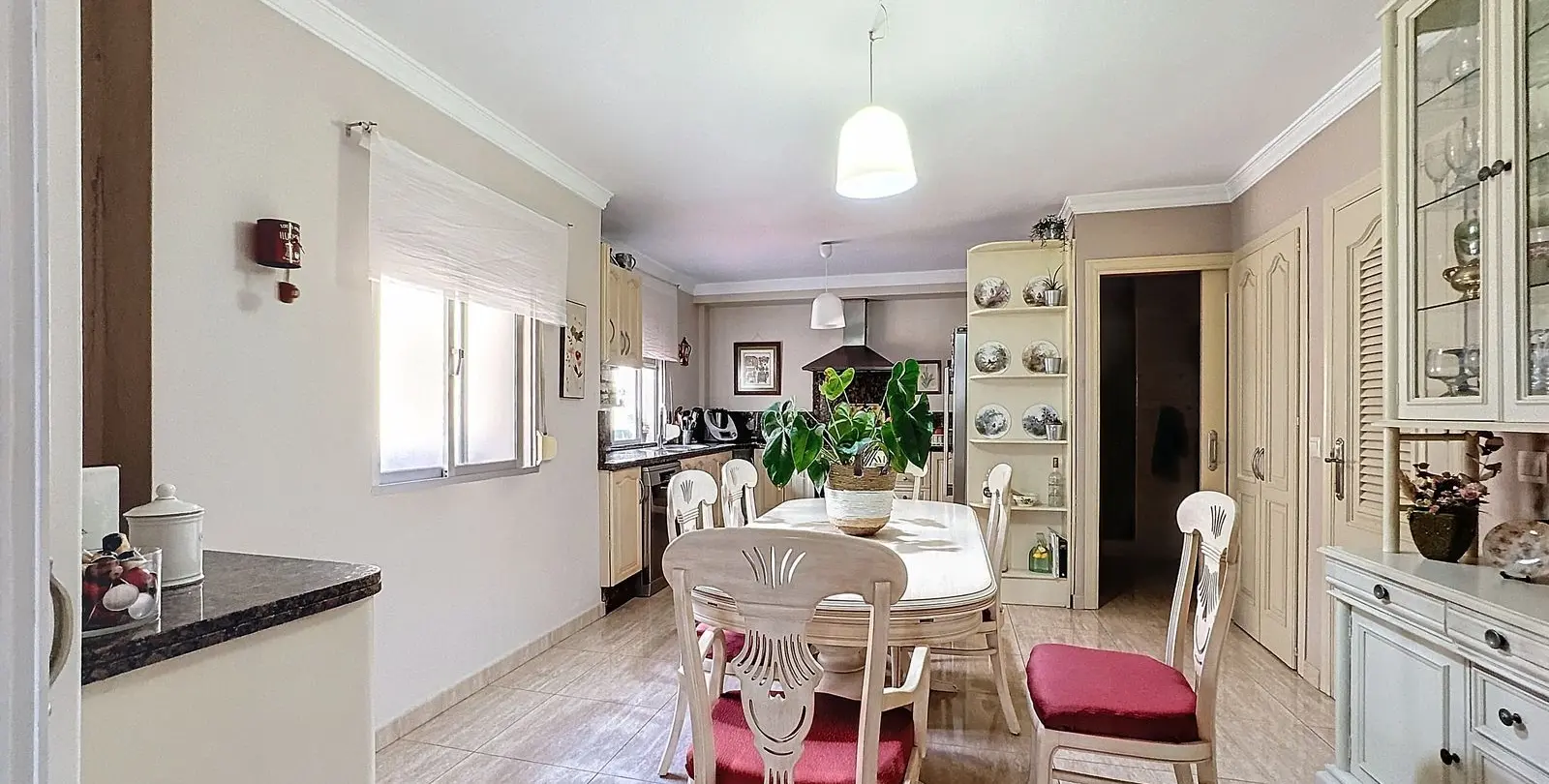 Продажа дома на две семьи в Estepona 9