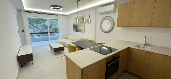 Middle floor apartment R4877320 0