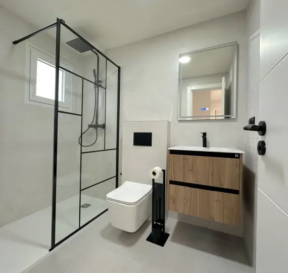 Middle floor apartment R4877320