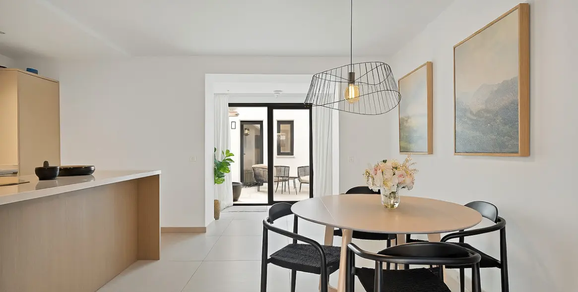 Sale of ground floor apartment in Estepona 1