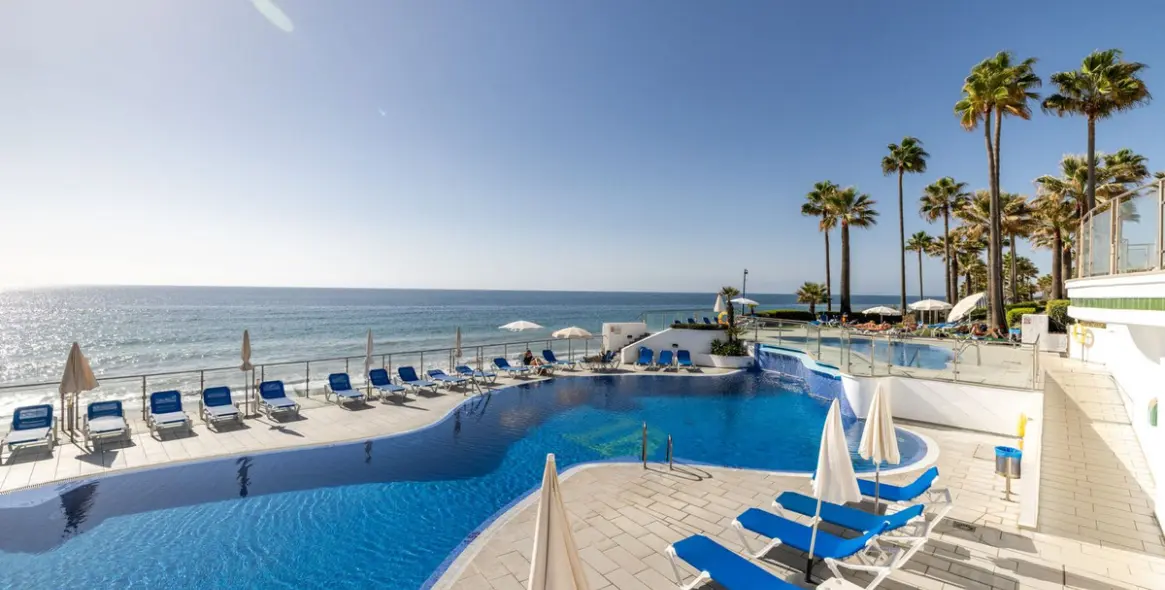 Sale of penthouse in Estepona (district New Golden Mile) 3