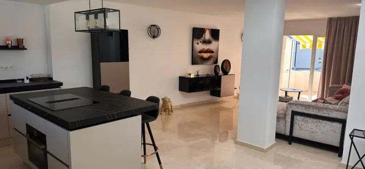 Penthouse R5081131 3