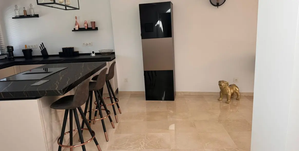 Sale of penthouse in Estepona (district New Golden Mile) 5