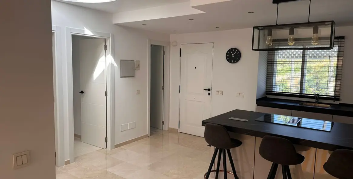 Sale of penthouse in Estepona (district New Golden Mile) 10