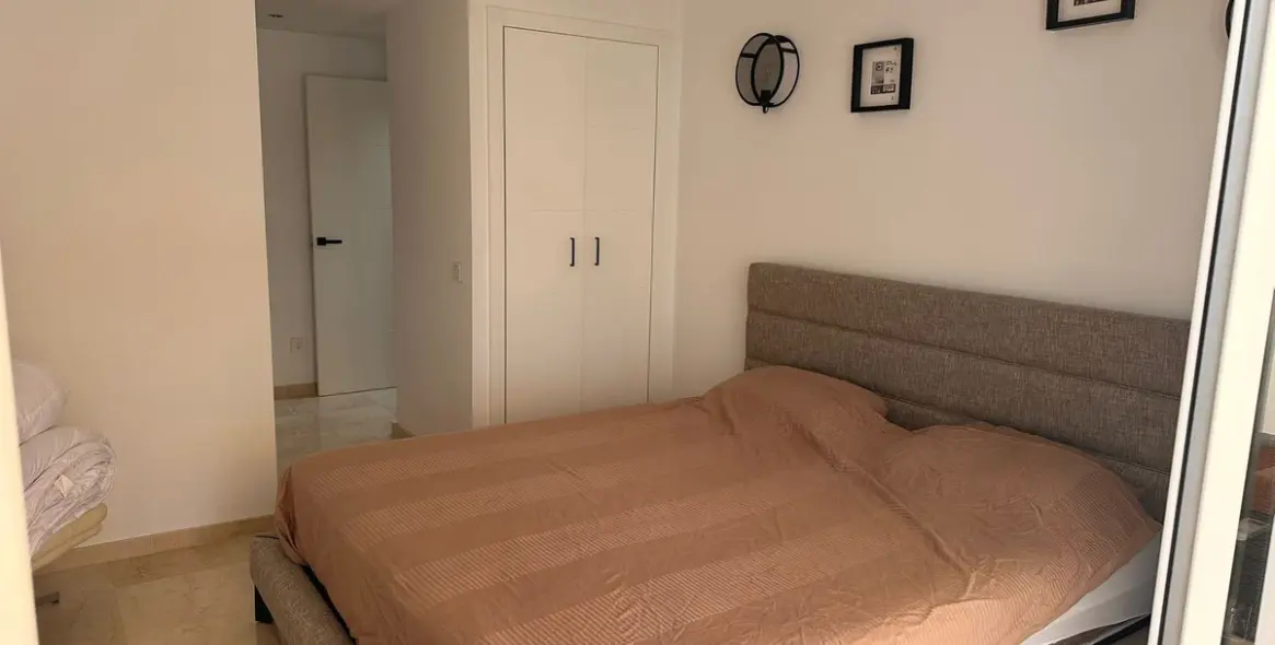 Sale of penthouse in New Golden Mile 18